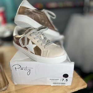 NIB Golden Goose inspired Sneakers sz 7.5. Rose Gold & cream.